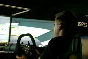 Réservez une partie de simulation de pilotage automobile pour votre séminaire